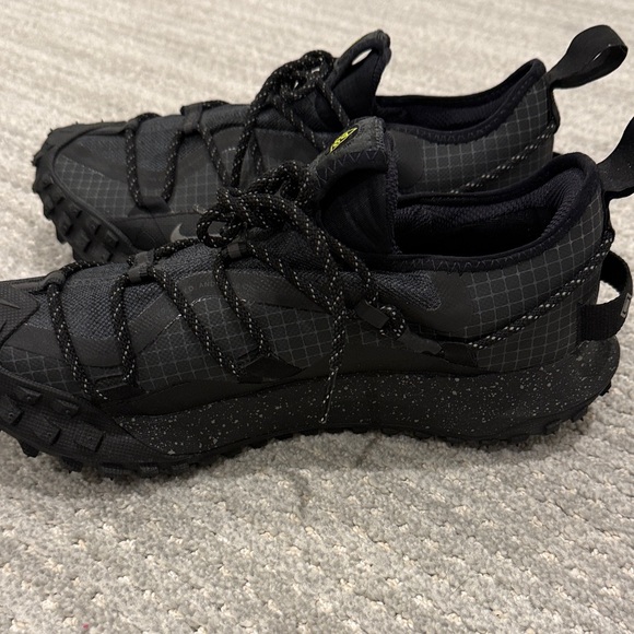 Nike Black and Gray Athletic Shoes - Picture 7 of 8